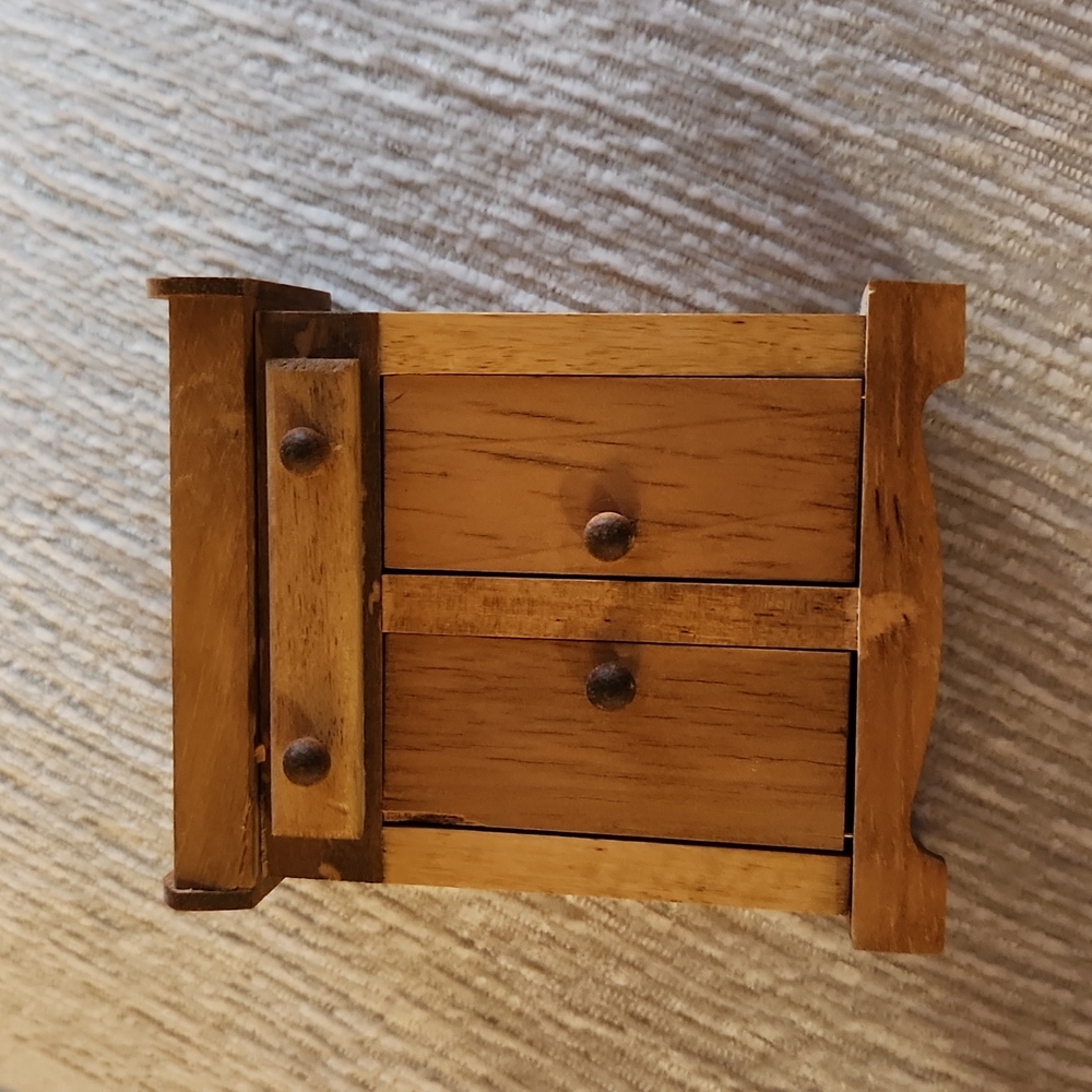 Dollhouse miniature furniture